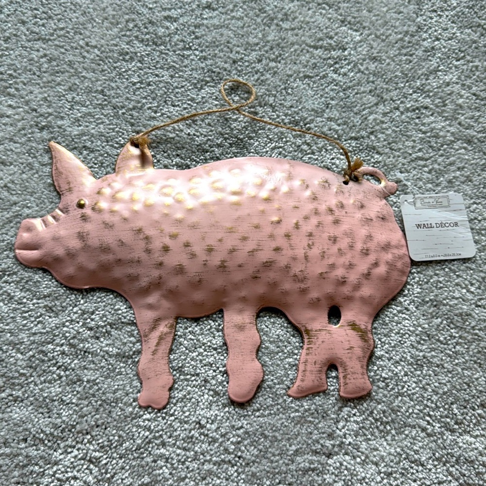 NWT Metal Pig Wall Decor